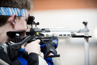 Das Training mit dem Luftgewehr, Freihand auf 10m.