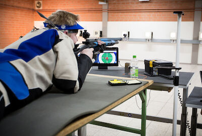 Das Training mit dem Luftgewehr, liegend auf 10m.