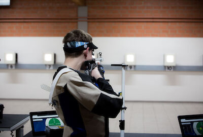 Das Training mit dem Luftgewehr, Freihand auf 10m.