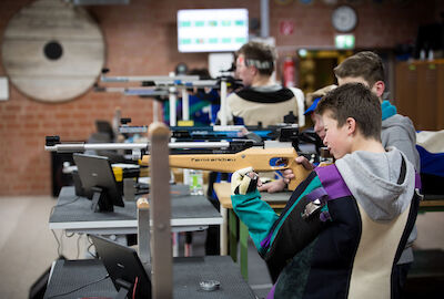 Typische Trainingssituation in der Luftgewehrhalle.